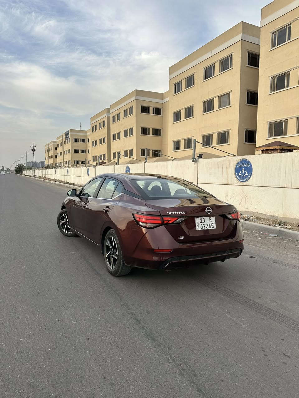 Nissan Sentra2025

للبيع 

نيسان سنترا 2025

السعر148 ورقه سعر مناسب جداً 
وبل عافيه عل ياخذه 

عداد المسافه 10ميل فقط يعني زير 

 وارد : امريكي صبغ نصف بنيد  فقط مكفوله من الشواصي والدواخل

 ‎محرك  2000 دوش المرغوب 

‎بصمة تشغيل + البوب بصمة 

‎تشغيل عن بعد

‎حساس امامي خافي جانبي

انطفاء وتشغيل ذاتي بل ازدحام

‎مانع تصادم خلفي امامي

‎نظام تنبيه الخروج عن المسار

‎قيادة آليه 

‎تحديد مسار

‎لايت زينون عالي ناصي

‎تبريد بيانو

‎انضمة قيادة ( Sport ، Eco )

‎فول تحكم استيرن يمين يسار 

‎مراية تعتيم 

‎هزار الخروج عن المسار

‎دشبول مطرز جلد 
 

ويل 18كروم 
  

‎سستم ايفون

‎ابل كاربلي

‎مثبت سرعة

مكاني بغداد العامريه 

للتواصل ***********
