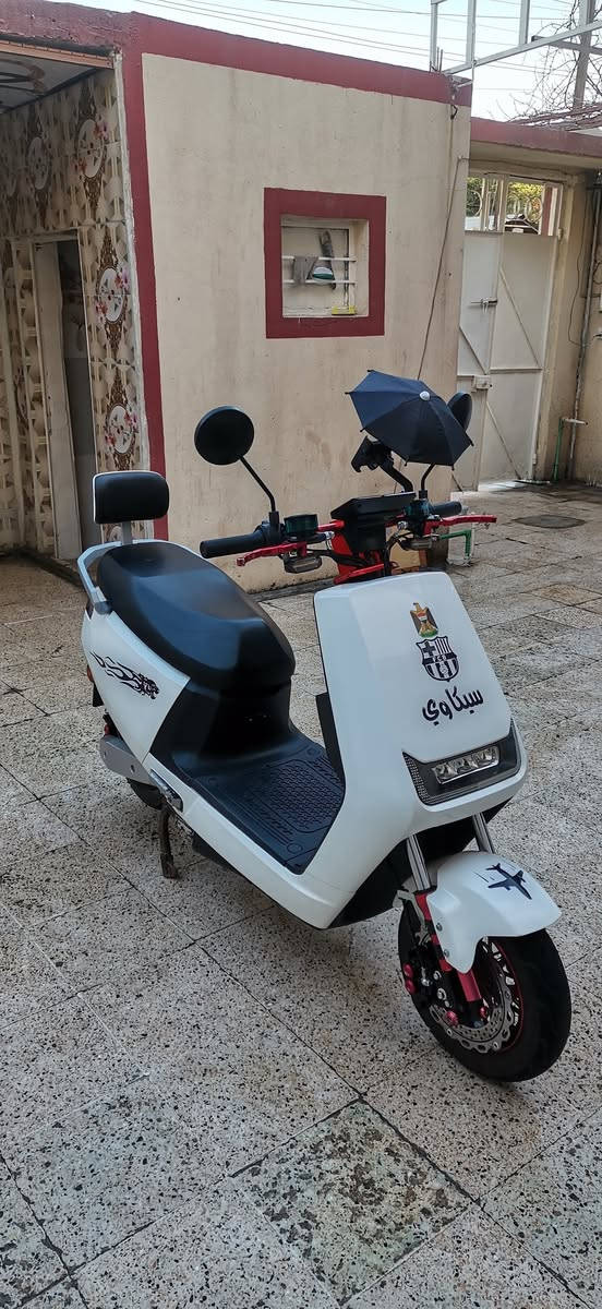 ماطور شحن للبيع نضافه فول باتريات وشحن فول شرط 450


**إذا كنت صاحب هذا الإعلان وتريد حذفه لأي سبب، رجاءا أرسل رسالة إلى الدعم الفني**