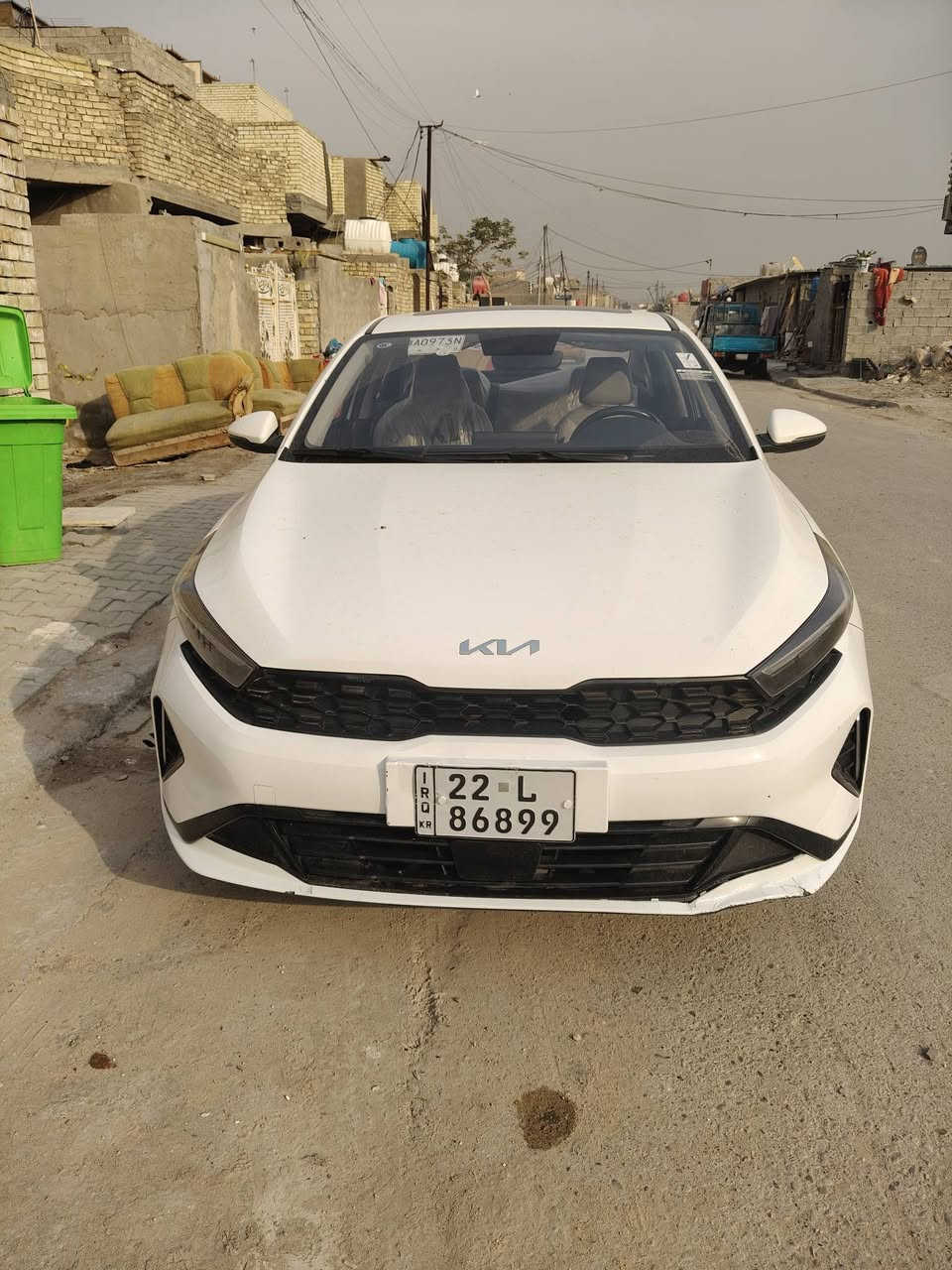 السلام عليكم k3
موديل 22 تجميع الصين 
معروفة موصفاتها 
بيه باب السايق مفتوح 
ماشية 30 الف 
رقم اربيل بسمي 
هزة وبراد بعدهن مصاقطات كبل تروح المرور 
السعر 138 وبيه مجال 
مكاني بغداد الشعب 
الاستفسار ***********
