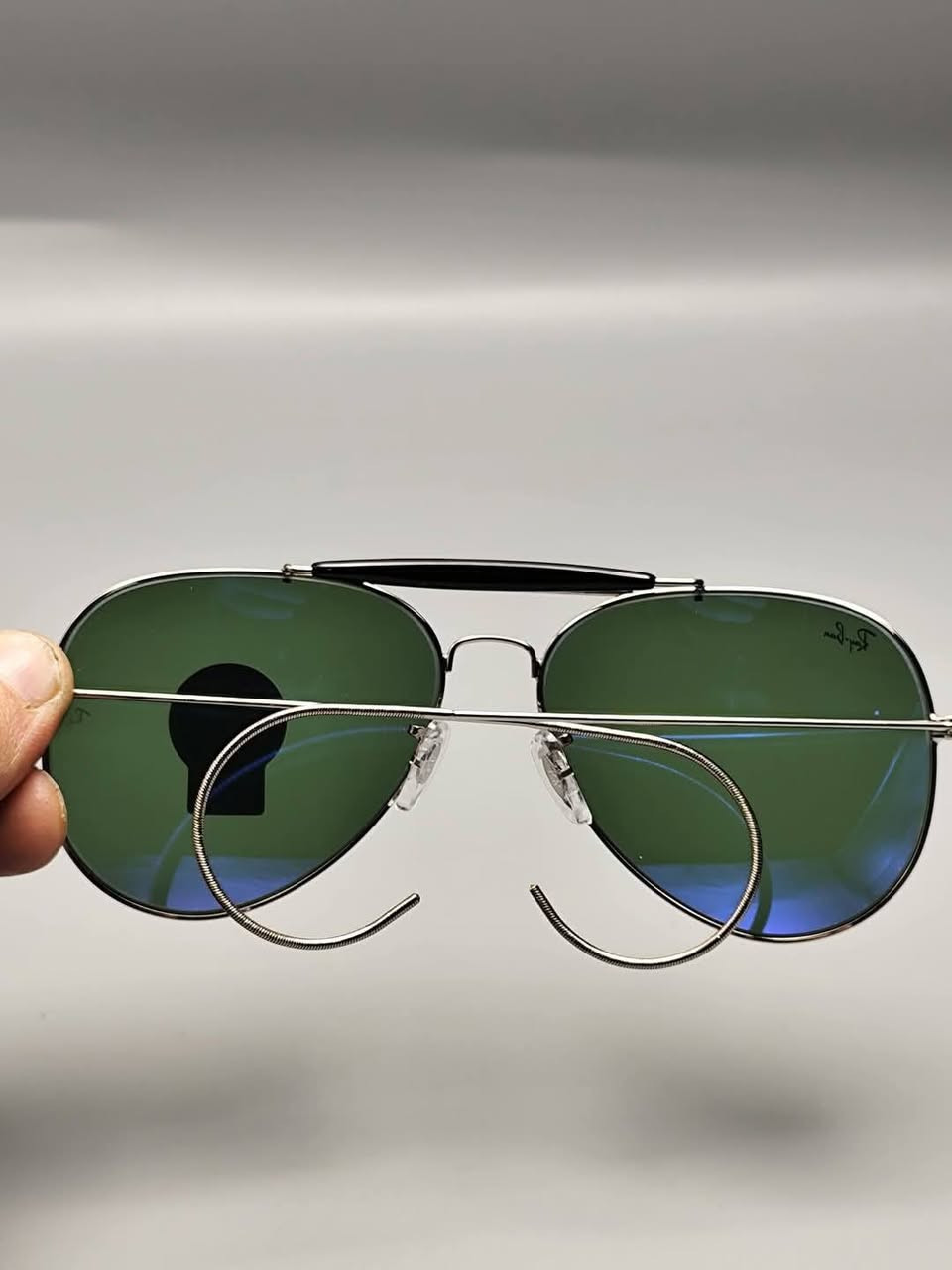 الأفخم والاندر والأقوى رايبان الشكل الكلاسك للطيارين

عدسه زجاج سميك لون زيتوني مميز
عدسه UV حمايه من الاشعات الضارة للعين
نهاية الذراع سبرنك حقيقي يلف خلف الاذن
لون البدن فضي
مختمه بل كامل بدن وعدسه
مخاد جلاتينيه مختمه
قياس 63
تأتي مع علبه حافظه للماركه كاملة المرفقات
كوالتي فول الفول (جدا عالي)

السعر 40 الف شامل أجور التوصيل لجميع محافظات العراق 

للحجز مراسلة الحساب ( ترسل رقمك وعنوانك الكامل)

اضغط لمتابعة الصفحه ليصلك كل ما هو جديد ومميز
من (انس براند للاناقه العامه) متجر الاقتناء والهدايا الفخمه


**إذا كنت صاحب هذا الإعلان وتريد حذفه لأي سبب، رجاءا أرسل رسالة إلى الدعم الفني**