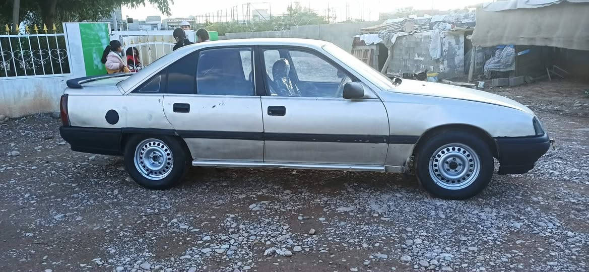 ۆپل ئۆمیگ مۆديل1991 مهکینه 20 گير عادی ریگه پیدان حاسیبه يه له گه نایه به شه رت مالی کهس نه بی کاره بای مه زبوته سلاده چوارتایهی لۈکی سعری 13     ***********
