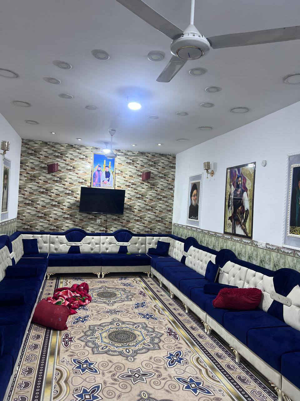 بيت للبيع المسحه 200 مصفر
ركن قرب جسر المشات السفحه داخل المربع فول الولاه ***********
