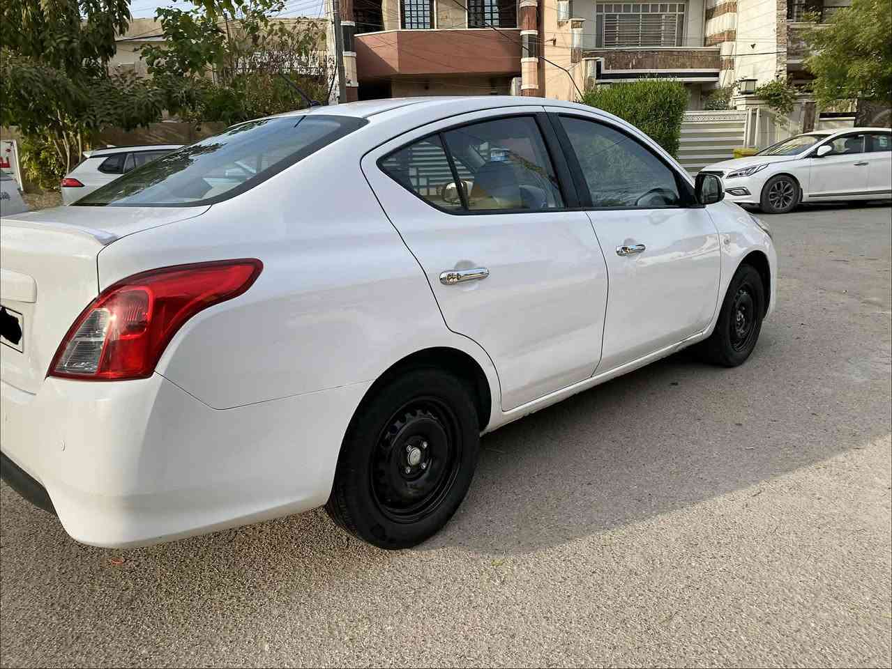 سني هندي موديل 2020
بليته زركة 
مكفوله من الصبغ 
فقط تكحيل بهلال الجاملغ الخلفي 
صدر بلادي مال شركة 
تخم تاير جديد كوري 
باتري جديد 
شاشة اندرويد كاربلي 
ماشية 74 حقيقي 
رقم بغداد بأسمي 
هزه جديد ورقم انكليزي 
مكاني بغداد حي الجهاد 
السعر 112
***********
