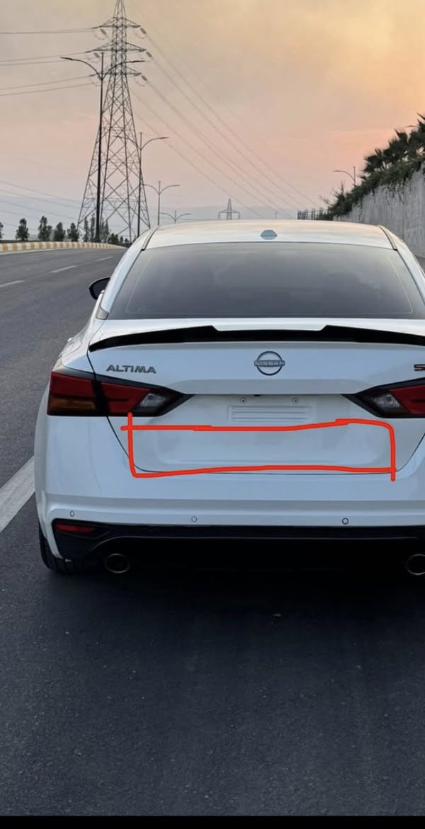 Nissan altima SR 2024 
ماشيه 10 الف ميل 
مكان صبغ موضح بلمنشور 
شويه صبغ بلصندوق فقط 
بدون دواخل 
بدون ايرباك 
سياره بدون رقم تترقم شمالي 
صور الحادث بلمنشور 

السعر180 $ بدون رقم

***********
