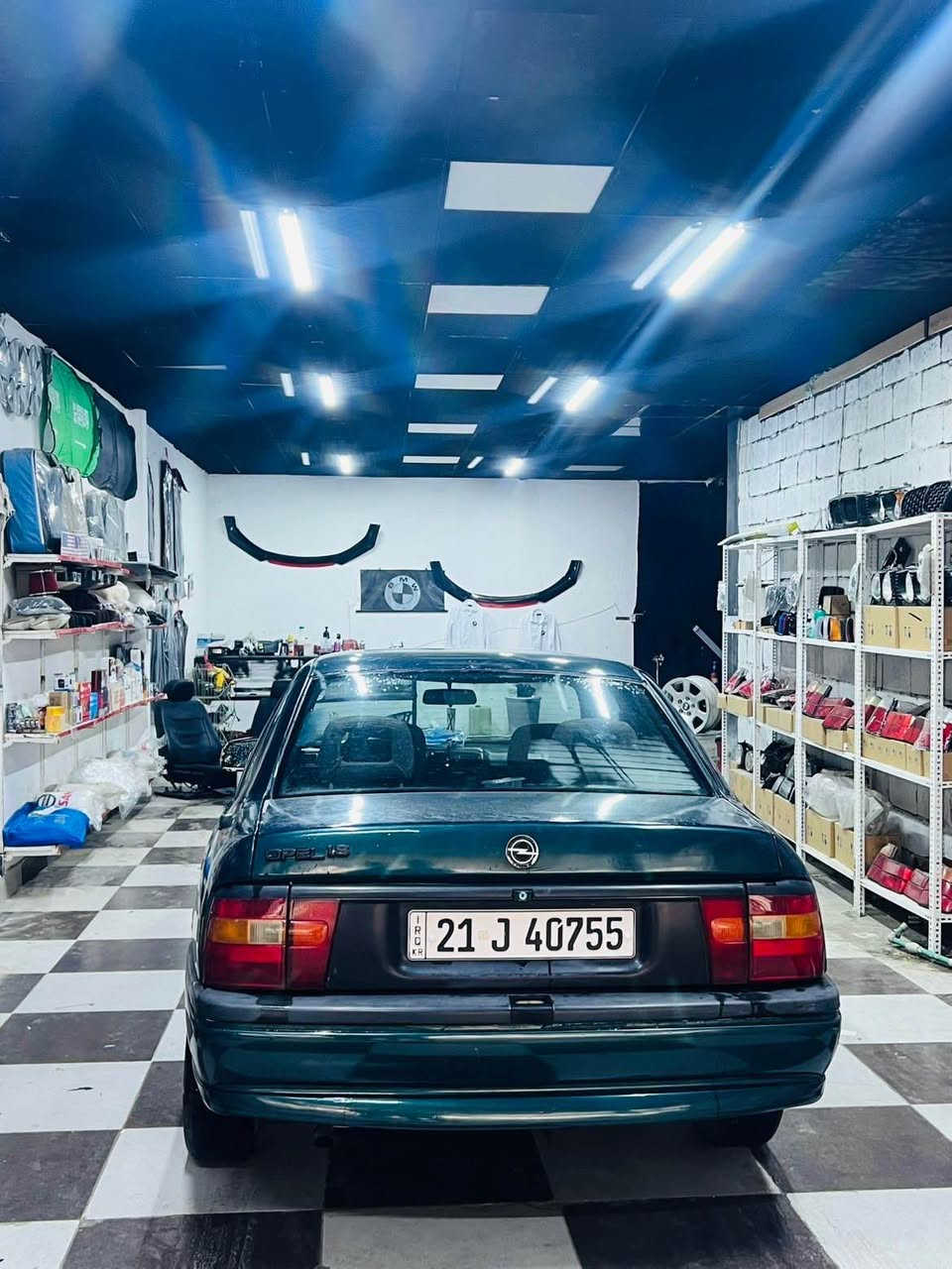 ڤیکترا مۆدیل ١٩٩٥ قەپات قەپات مواسەفات 
سلایت 
چوا جام کارەبا 
جام ئۆتۆ
سوکان ئێڕباگ 
دەبل ئێڕباگ  
ناو فۆڕمیکا 
گوشین شامۆ  بێ دڕاوی  
مەکینەی ١٨ گێڕ حادی 
بۆیاغ عامە لەسەر ساغە 
بێ دەحم و بێ لیدرانە 
تەقەو ڕەقە بە شەرت 
ڕەقەم و سەنەوی نوێ 
هەمووشتێکی تازەیە 
بە شەرتی گێڕ و مەکینەو کارەبایات
  سلایت و هەمووشتێکی ئیش ئەکا ماڵی دۆستە  بۆ 
تکایە موشتەری نی سەری خۆتو ئێمەش مێشێنە  سعریشی ٤٣ مەجاليکی برایەنە
شوێن شەقڵاوە
***********☎️ شقلاوة, أربيل
