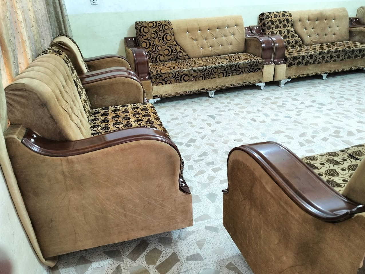 تخمين 20نفر كلش نظيف مكلف بلنشر والشراي يتصل بالرقم ***********المكان بعقوبه بهرز
