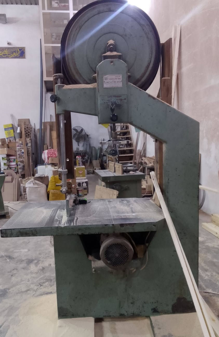 منشار حجم 800 سوري متانه عاليه خلي من اي عيوب سعره مليون وبي مجال النجف الاشرف ***********
