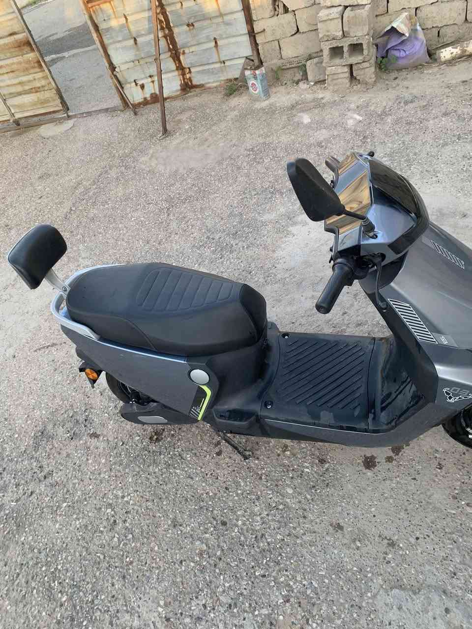 دراجه HF
6 بطاريات مو تجاري اول متجي من الشركه مبدل اصليات وكاله
شاحنه اصليه وكاله 
سرعه 90
افتر بغداد بيها متخلص شحن بين يوم ويوم اشحنها بس من اروح مكان بعيد هواي اشحنها
دبل اشاره سويجات ثنين وبصمه عن بعد تشغلها وتطفيها
وبصمات شاشه ثنين
مرايات ثنين جديده الدراجه
السعر. : 700 
رقم واتساب : ***********
