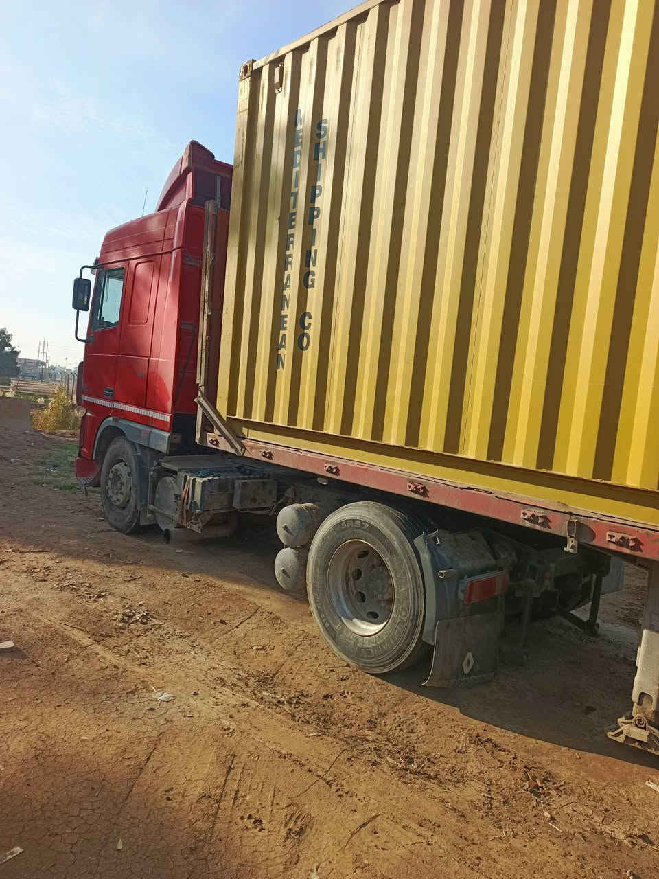 سلام عليكم داف للبيع موديل 2005 سعر 170 وبي مجال استفسار تصال على رقم ***********
