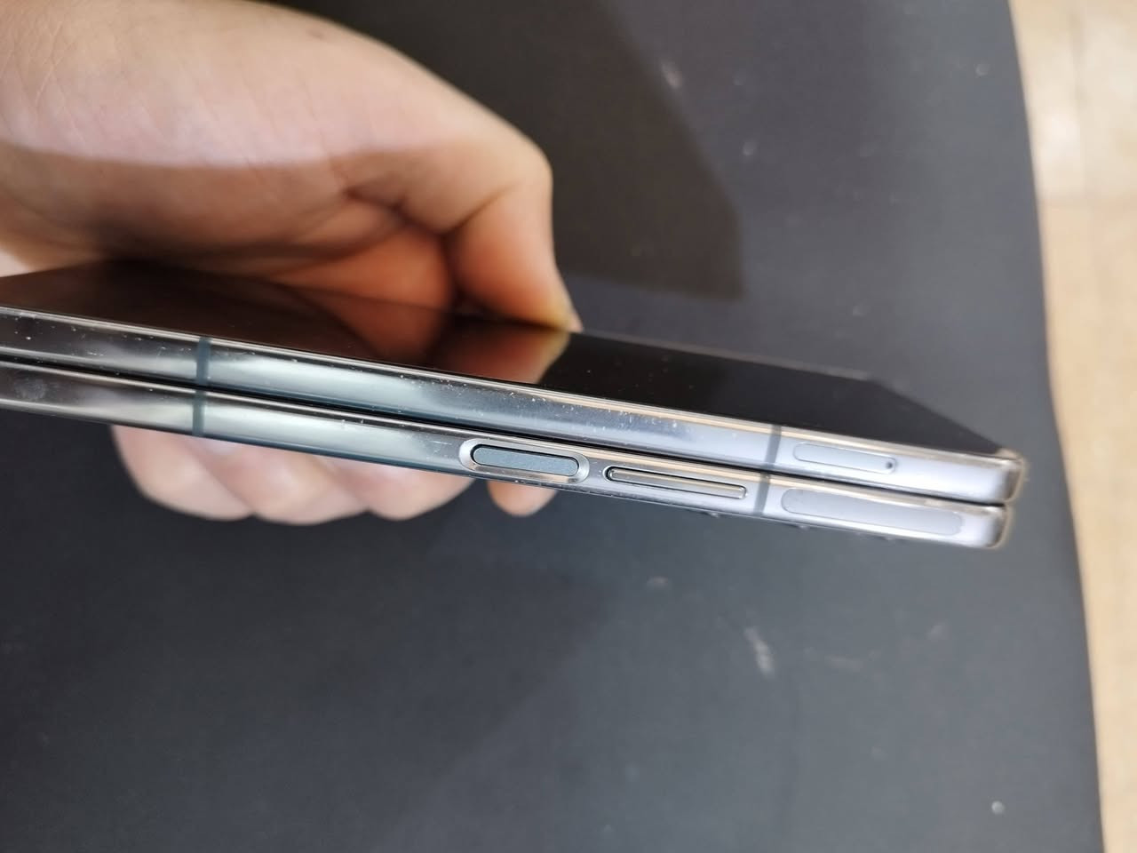 للبيع Samsung Galaxy Z Fold 4
الجهاز شغال لكن بحاجة صيانة، لذلك السعر مناسب للحالة.
🔹 يوجد نقطة سوداء بالشاشة الداخلية. 🔹 الشاشة الداخلية تفتح تقريباً 80%. 🔹 عند إغلاق الجهاز ينطفئ، ويحتاج توصيله بالشاحن ليعمل من جديد. 🔹 الأغلب يحتاج تبديل فلاتات (Flex Cables). 🔹 الشاشة الخارجية تعمل. 🔹 الجهاز مناسب للتصليح أو لقطع الغيار.
📍المعاينة على الطبيعة أفضل. 💰السعر: (اكتب سعرك هون) 📩 للجادين فقط التواصل خاص. *********** بغداد
