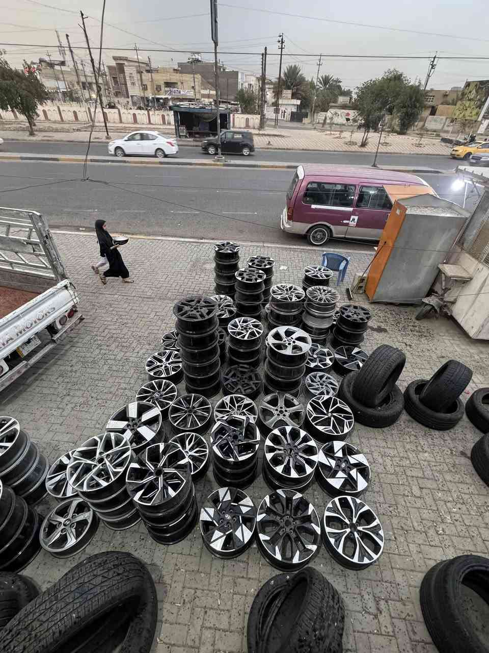 البيت الصيني لتجارة الويل كب والإطارات 
بغداد حي العامل 
***********
