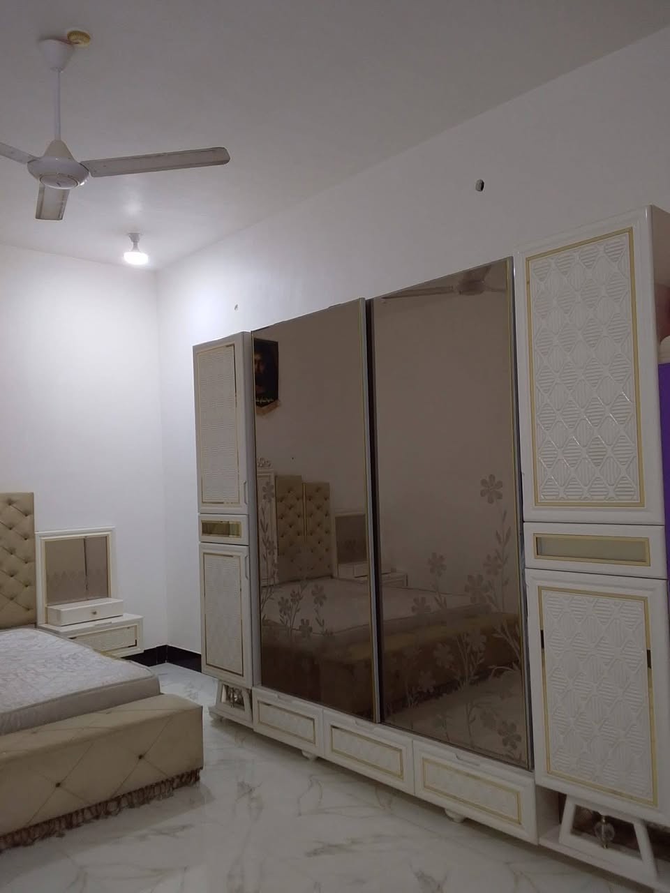 بيع مستعجل
غرفه نوع ثقيل تركي مفصل
***********
