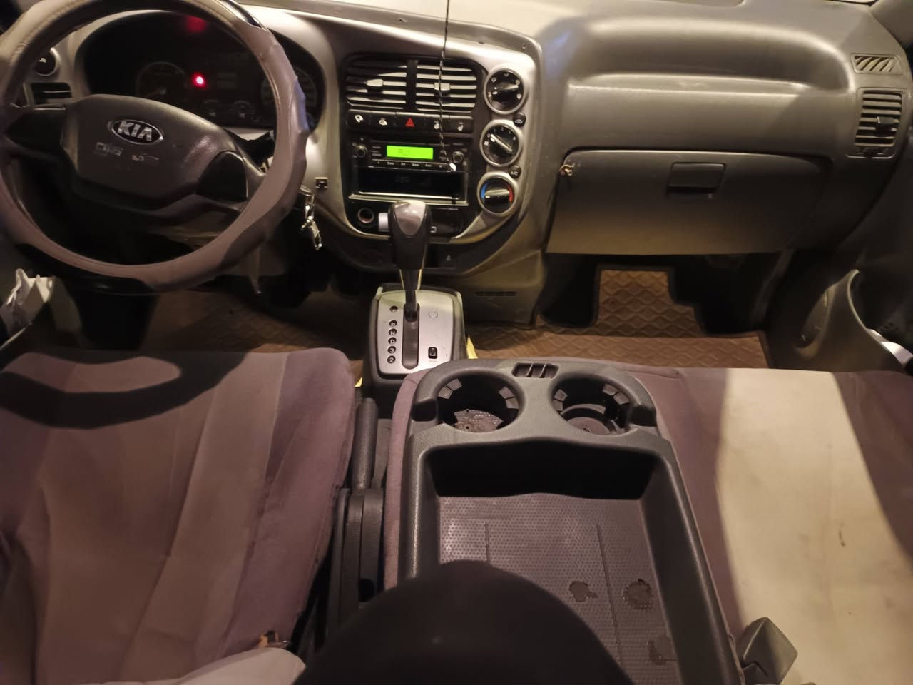 السلام عليكم سياره بنكو 18 سياره جديده بمعنه الكلمه دوات دخول جديد سياره خير من الله حداديه جديده تخم تاير باتري جديد بيه رقم بغداد حصه كاز كل المحطات اطلع بيه وين مايعجبك سياره او تماتيك مجول سياره جديده كلش *********** سعر 67 وبيه مجال
