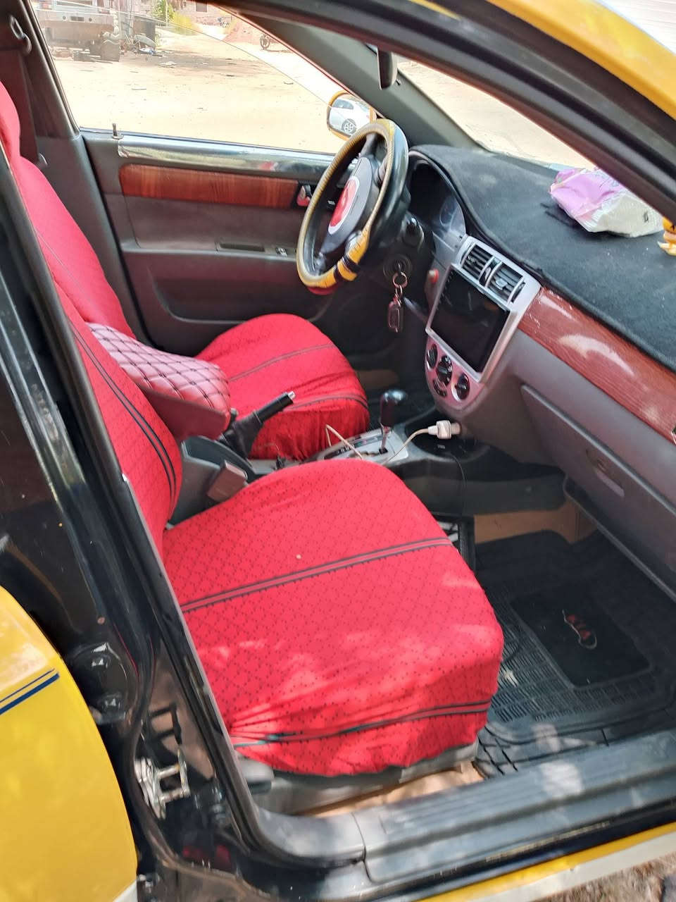 السلام عليكم شباب عدي اوبتره فورنزه لبيع موديل 8امريكي كله ليبل واحد جاهزه كهربائيات كامله تخم تاير جديد مكينه وكير حاويه جدد لبيع سعر ٤٥ليحب يتصل ***********مكان ديالى
