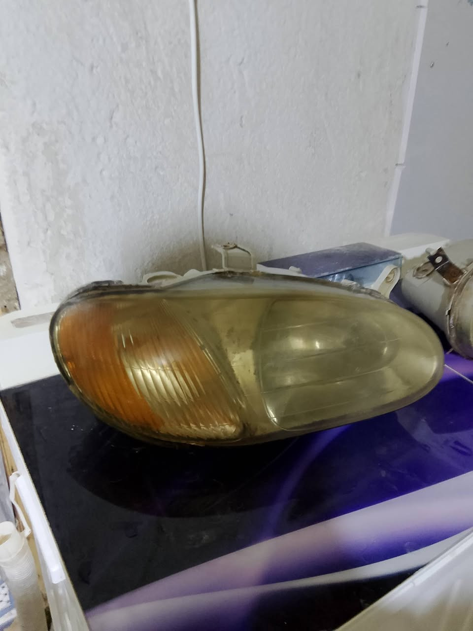 زوج لايت وزوج بك لايت كيا سيفيا الفين  نظيفات بس واحد بي هذا الكسر الموظح الي بالصورة  
سعرهن ٥٥.  مكاني ناصرية سوق الشيوخ 

***********
