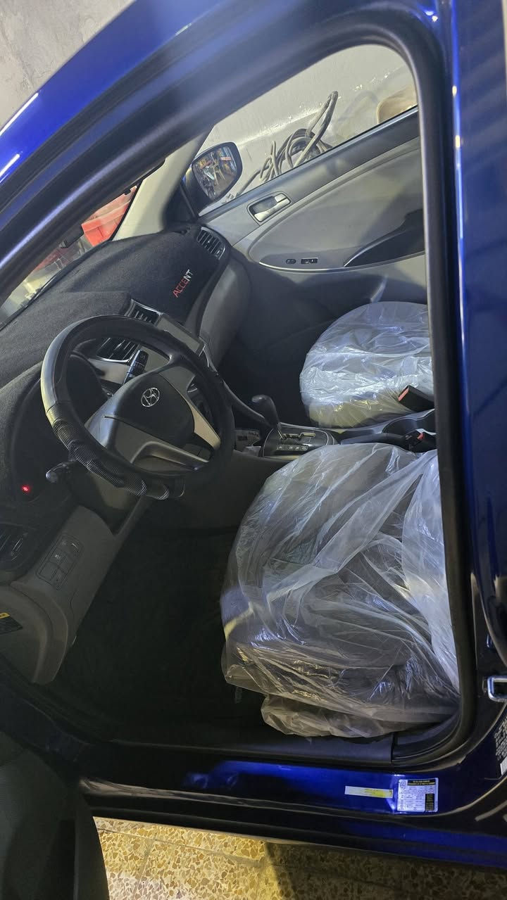 سلام عليكم
اكسنت ٢٠١٧ وارد امريكي
السياره فول مواصفات وحلوه ومايعوزها مصرف
رقم نينوى انكليزي  ( شرط التحويل) تبريد. مشالله ثلج 
السياره ضررها باب السايق وجاملغ الكدام السياره ليبل واحد كلها اخوان سعرها مناسب (١٠٦) شاري تعال شوفها وبيك خير وتدلل
***********
