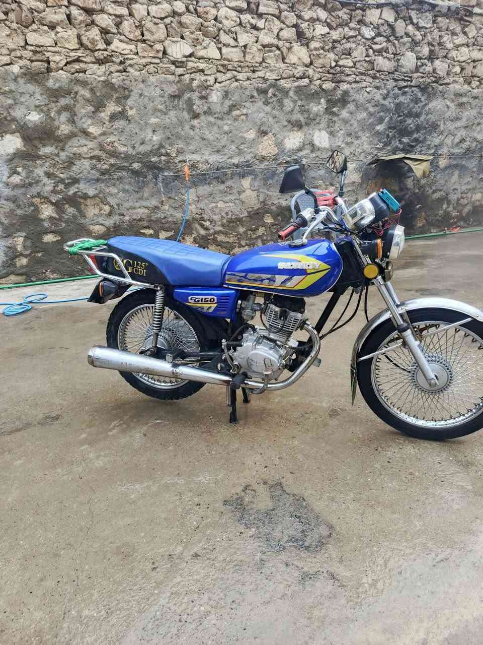 سلام عليكم 
ماطور للبيع نوعيه نامي برو موديل 19 وايرمانيه كل شيء شغال 
السعر 375
الاستفسار ***********
