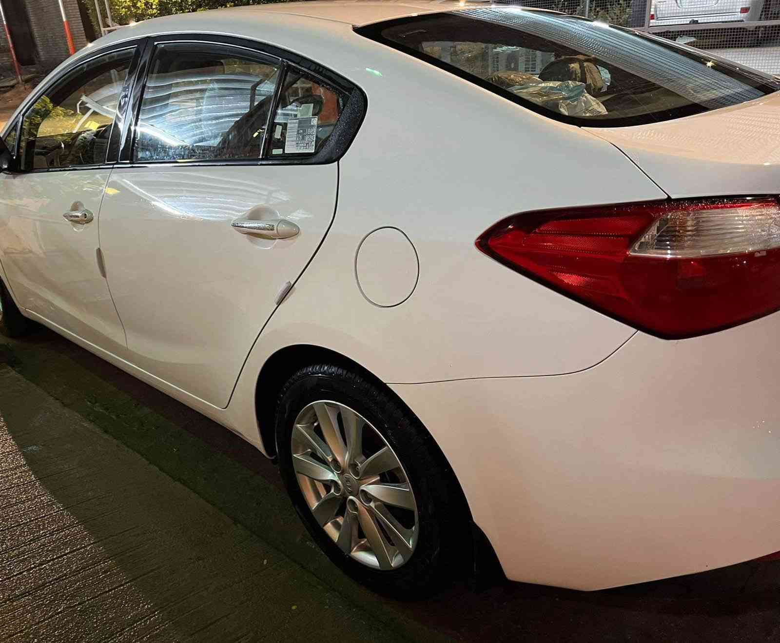 سيراتو وكالة المجموعة الدولية 2014 رقم بغداد 11 الجديد بأسمي محرك 2000 دوش المرغوب 6 كير ماشية 125 مواصفات:

سلايد طكتين. تبريد قطعتين. اشارة بالمرايا. تحكم ستيرن اوامر صوتية ومثبت سرعة. حساسات. كشافات. مانع تزحلق. لايت عدسة متحرك مع حاجب نهاري محرك دوش 2.0. داخل رصاصي. يدات ستيل داخل وخارج. 4 دسك خمس ويل كب وخمس تجاوي سويجات عدد2 // مكان الحلة // السعر 132
***********
