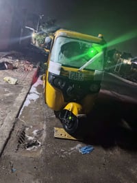 تكتك 20 شهر 12 قطرة صبغ مابيها حته دوس مامعمره بيها بس لغد وراجع بارد ...