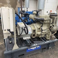 بيركنز 30kVA • 1700 ساعة • توصيل وضمان