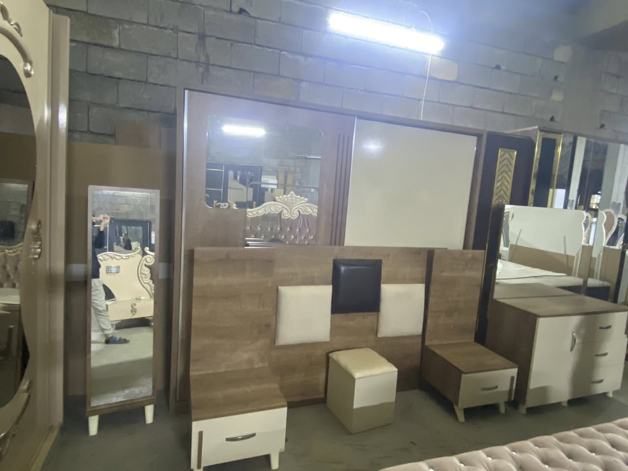 آخو. الجديد شرط. 7 قطع. اتصال ع رقم ‭0788 894 9966‬
