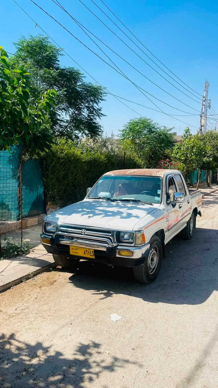 توێتا یابانی ئەسڵی . پیکاب  ١٩٩٢.  مەکینەی. کرۆسیتای.     گێڕ و مەکینەو.  عەکسل تەقە و ڕە قە   بە شەرت.    ئاڕمی سلێمانی  بە شەرت.   دەعمی قورسی نیە. سەیارەکە. ماڵی دۆستە     
سعری ٤٨ گەڵاوە. مەعامەلەیەکی  برایانە 
 ژ.م.  ***********   
شوێن. سلێمانی
