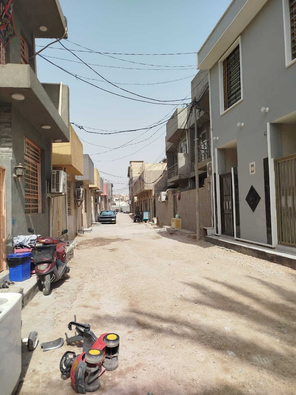 السلام عليكم
سعر البيت الواحد : ٨٥ مليون 
بيوت ثنين للبيع في كربلاء المقدسه مساحه كل بيت 50 متر طابق ونص بناء طابوق البيوت جدد بناء درجه اولى 
واجهه كل بيت 4 متر 
العنوان قرب مدينه العاب السندباد ومجمع انوار كربلاء السكني 
يبعد عن الامام 2 كيلو 
للاستفسار الاتصال على *********** 
أو واتساب 
نستقبل كافه عروضكم بيع وشراء
