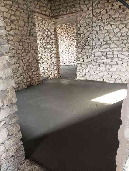 السلام عليكم
جزء من عملنه رصف صب ناعم خشن 
صب حقول دواجن بيوت بيتونات صحيات خارجيه رباطات نكر صحيات 
الي يحب نصبله يتفضل خاص او تصال ***********
