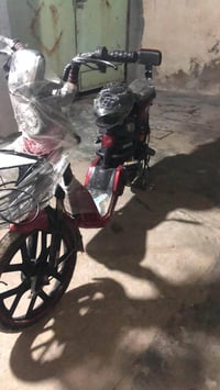 دراجه نضيفة تشغيل عن بعد بطاريات جدد . مكاني ابو غريب شهداء سعر300 وبي...