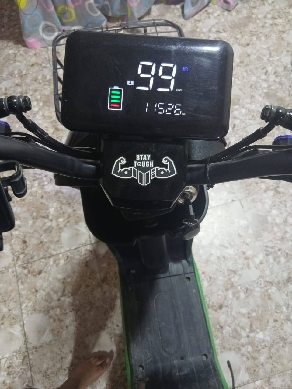 دراجه شحن للبيع سرعتها 90خمس بطايات رقم هاتف *********** واساب المكان زعفرانيه
