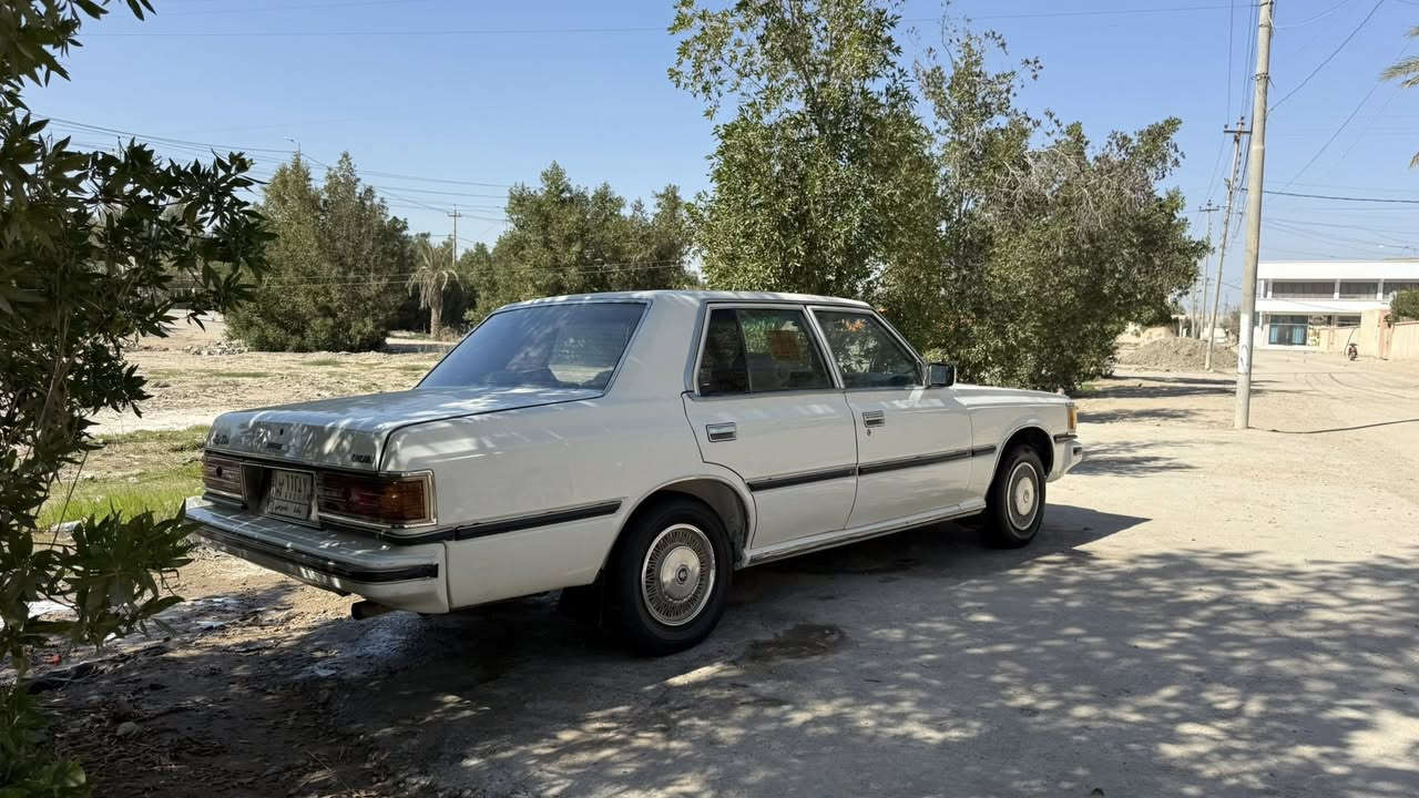 السلام عليكم للبيع سوبر موديل ٨٢مصبوغه احزام محوره كير ومكينه ٣٠٠٠رقم بغداد السعر ٤٥’***********
