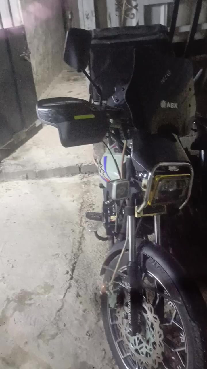 سلام عليكم دراجه يراني موديل خمسه وعشرين دراجه خير من الله ينقص ما بيه  مكاني بلديات رايده  800
783 854 7931


**إذا كنت صاحب هذا الإعلان وتريد حذفه لأي سبب، رجاءا أرسل رسالة إلى الدعم الفني**