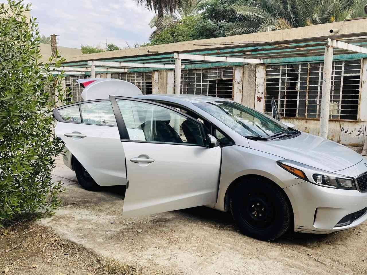 فورتي 2018 حادث خلفي بدون اي دواخل كما موضح بالسونار المرفق السعر 120 متواجد
***********
