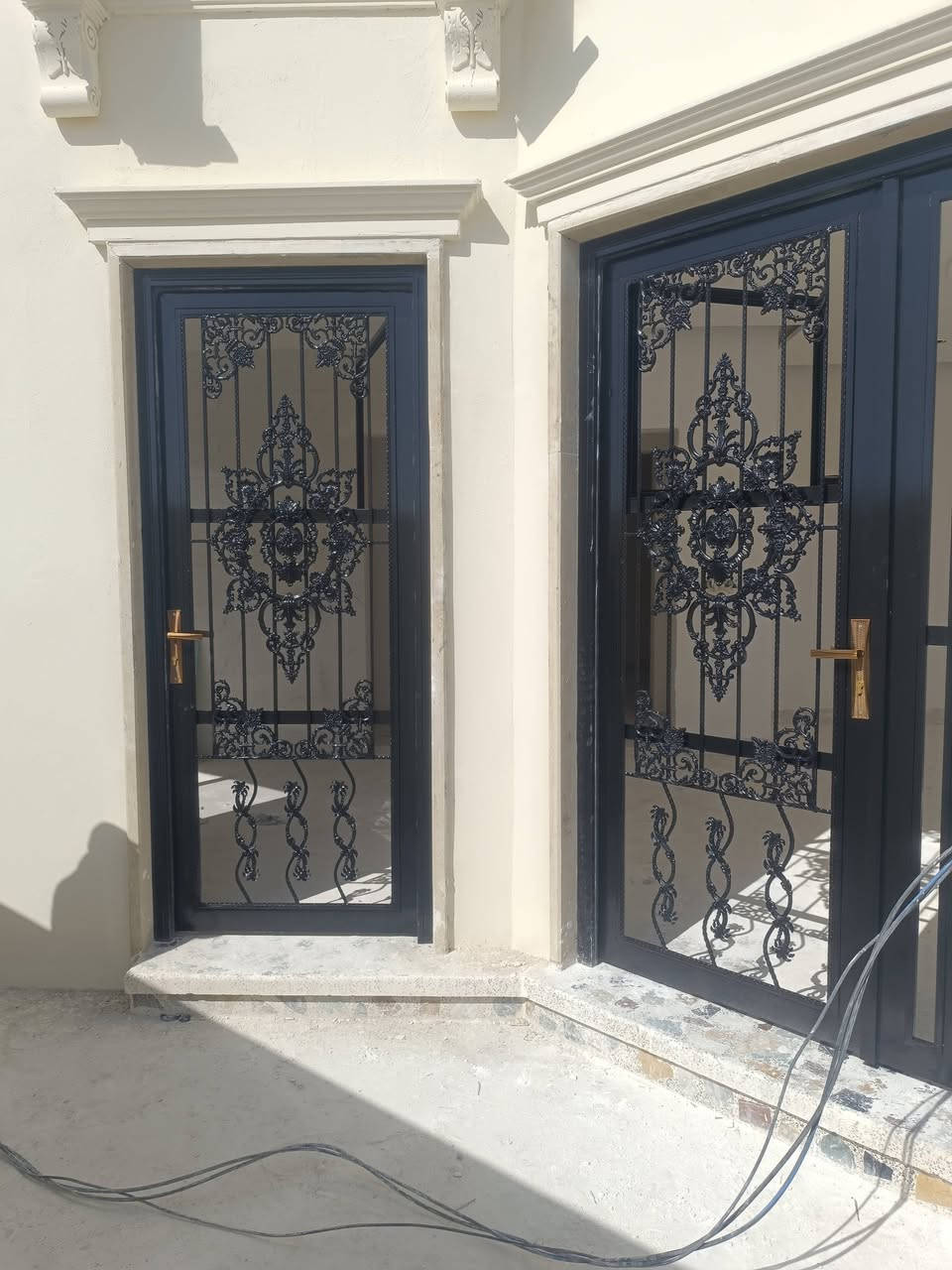 حداده الاخوين لعمل الابواب وشبابيك والسقايف وصندويج بنر صناعه الكرامه قرب ساحه بغداد اتصل وتدلل ***********///***********
