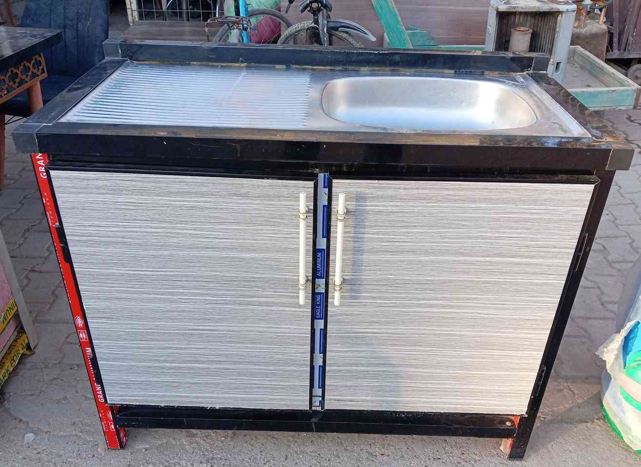 غراض للبيع
بغداد المحمودية 
المكان قرب مستوصف المحمودية مَقابل مستشفى الأسنان الصحي
ثاني محل 
***********
***********
