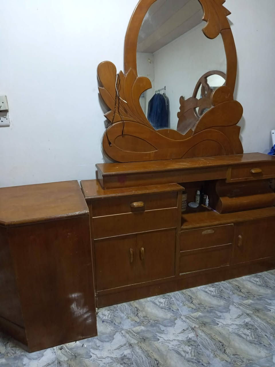 غرفه للبيع
السعر 600 الف وبيها مجال قليل


**إذا كنت صاحب هذا الإعلان وتريد حذفه لأي سبب، رجاءا أرسل رسالة إلى الدعم الفني**
