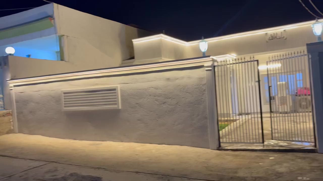 سلام عليكم 
بيت للبيع منطقة امام عباس مساحة200م قريب بيت مختار موثث كامل مع الاثاث جاهز للسكن سويت معاملة مال سند الأراضي سعر40بي مجال بسيط ***********
