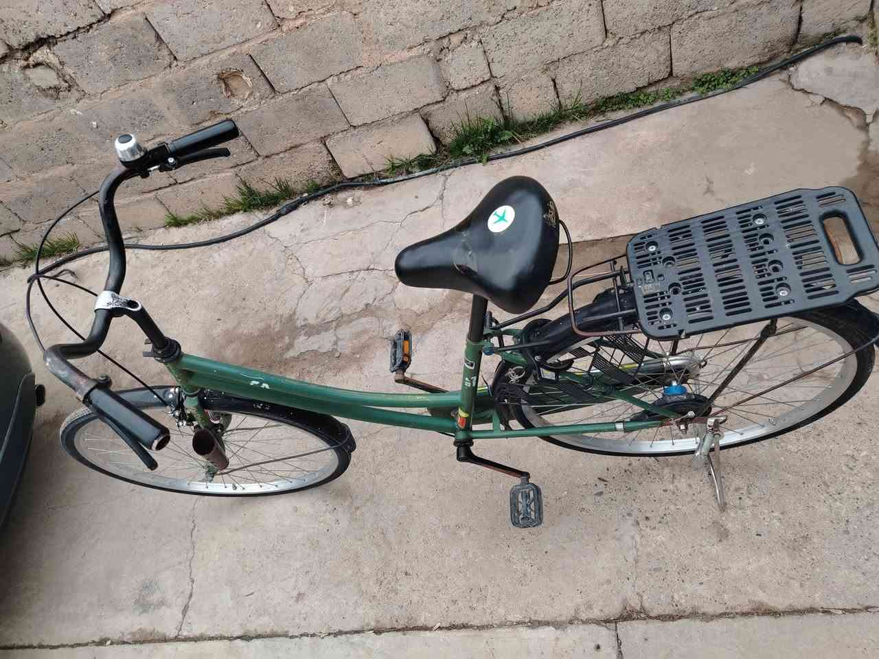 باسكل ياباني مال بالا حجم 26 باسكل مابي اي عيب كله بلشرط السعر 60 وبي ومجال الموقع كركوك حي العسكري ***********
