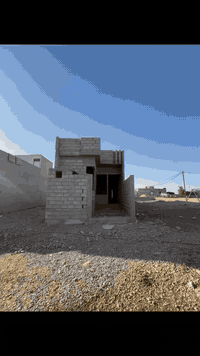 هيكل للبيع العنوان القوسيات قرب المدرسه الصينيه المساحه ١٠٠متر السعر ٢٣ الاستفسار على الرقم ***********
*********** 
زراعي حق التصرف سند٢٥
