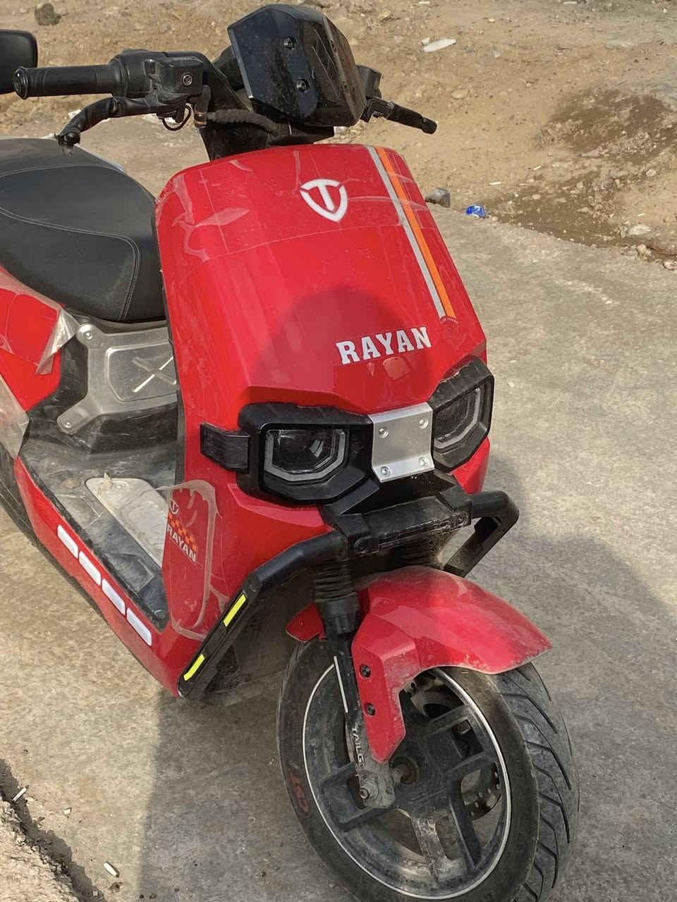 سلام وعليكم درجه الريان للبيع
جديده ماشيه٥٠٠كيلو مكان بغداد حي الجامعه 
السعر مليون ***********
