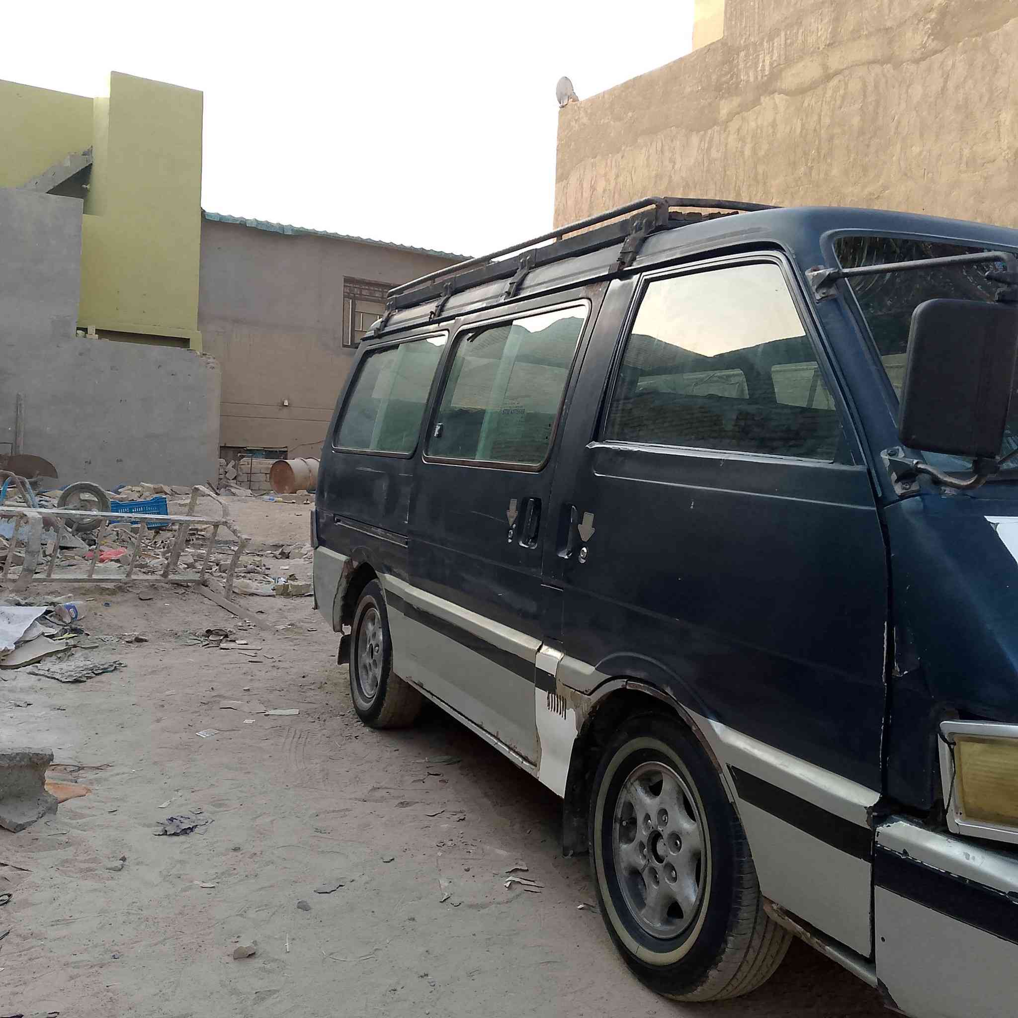 سلام عليكم كيه بسته 95 رقم نكليزي سنويه 2029سعر 32وبيها مجال محرك وكير وكسن وتخم تاير داينمو جديد خير من الله رقم لهاتف***********
