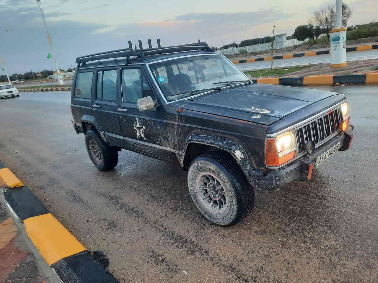 جيب شيروكي موديل 91 رقم بغداد مشروع وطني مكينه وكير جدد في فيتي كهربائيات كلها شغاله جام كهربائي يصعد وينزل تتقفل سنتر لوك بالريموت تخم تاير جديد حداديه خير من الله سياره جاهزه كل نقص ما بيها سعر 35 وبيها مجال قليل مكاني ناصريه مركز المدينه شراي يتصل على الرقم فقط مكلف بالنشر***********
