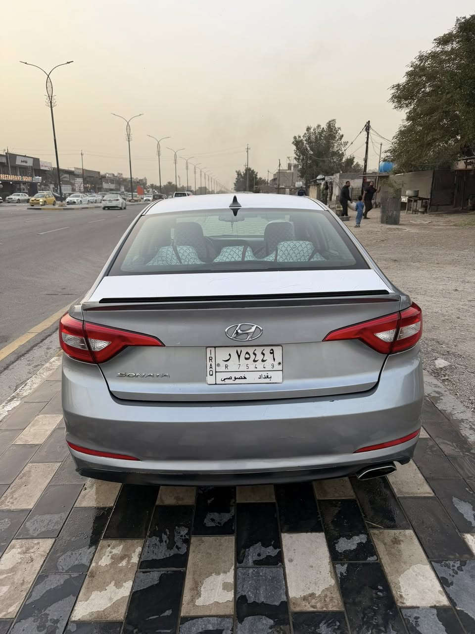 السلام عليكم سوناتا 2015 وارد امريكي حادث جاملغ خلفي فقط وبيهة كلير 3 قطع بدون حادث شرط الفحص رقم بغداد ب اسمي تحويل مباشر سنوي ماساقطه بعدهة مواصفات عادية كير مكينه صدر خلفي امامي تخم تاير كله مكفول ماشية 130 ادامة عامة 
السعر 110$ وبيهة مجال 

مكان السيارة بغداد بلديات 
للاستفسار ***********
