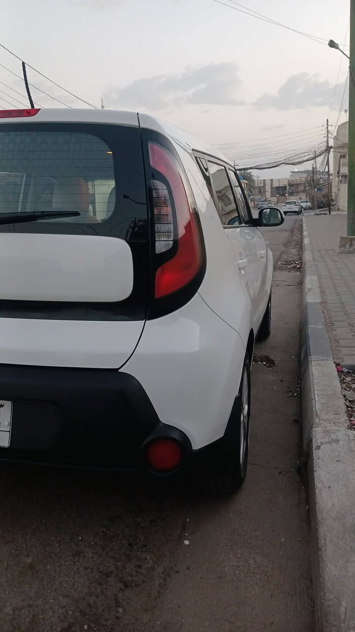 السلام عليكم للبيع كيا صول موديل 14رقم بابل الماني سنويه ال28سياره جاهزه تخم تاير حداديه. محرك جديد مبدل حاويه 1600برغي ماعايزه السياره متعوب عليه بيه جاملغ وبنيد حادث امريكا بالعراق بيه قطعتين صبغ اثر شخوط لا بيه لحيم ولا جويه حار فقط صبغ السعر 106وبيه مجال للشراي  مكاني كربلاء حي التعليب   ***********
