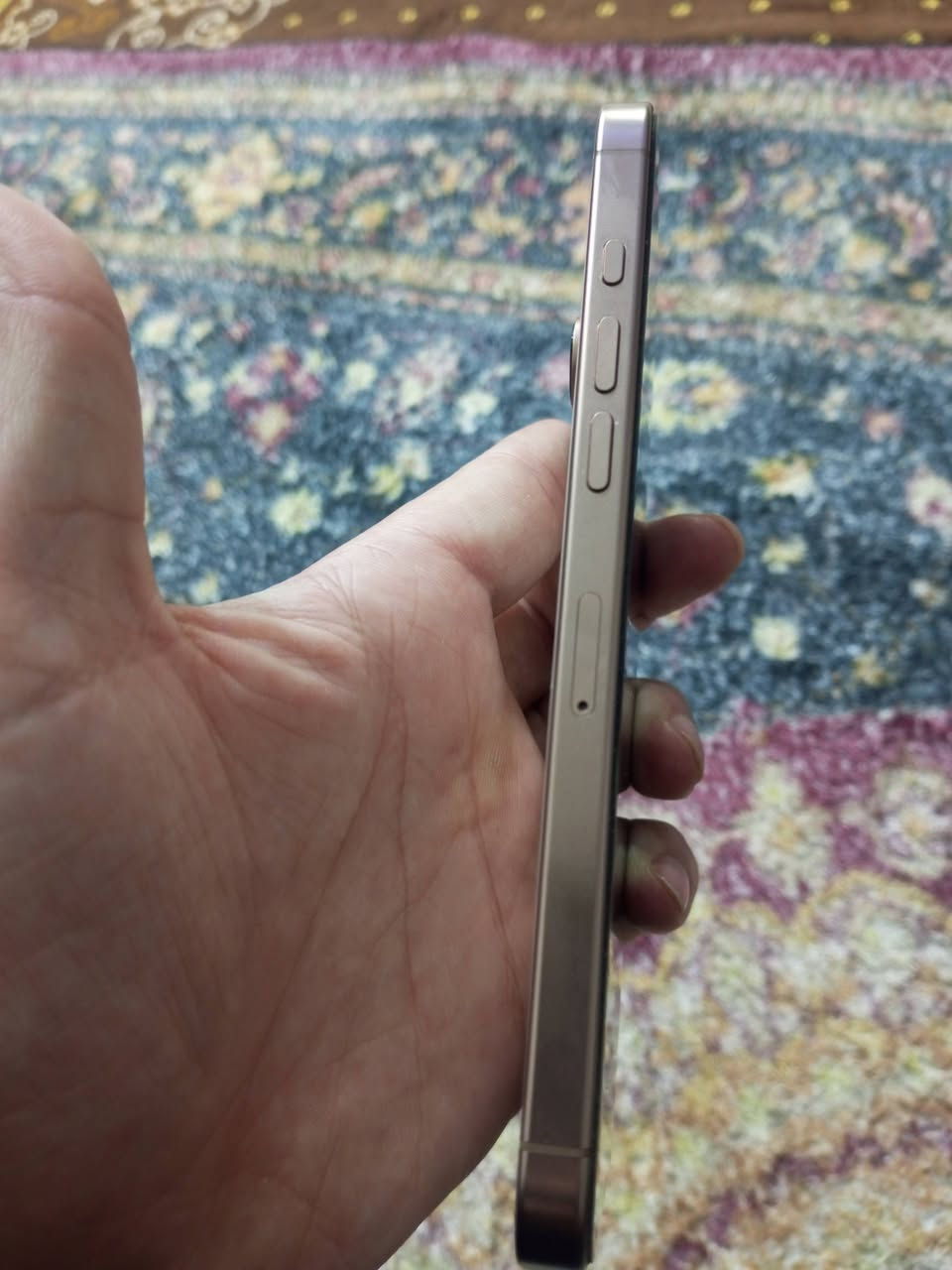 سلام عليكم 
ايفون 16برو ماكس جهاز نضيف نضافته 100% داخل الضمان ماستر ينتهي الضمان 2026/6/1
ويا كارتونته 
بطاريه 100% 
مشحون 85 شحنه فقط 
مكاني بغداد الأمين الثانيه 
رقمي ***********
رقمي ثاني*********** 
سعر للشراي يتصل
