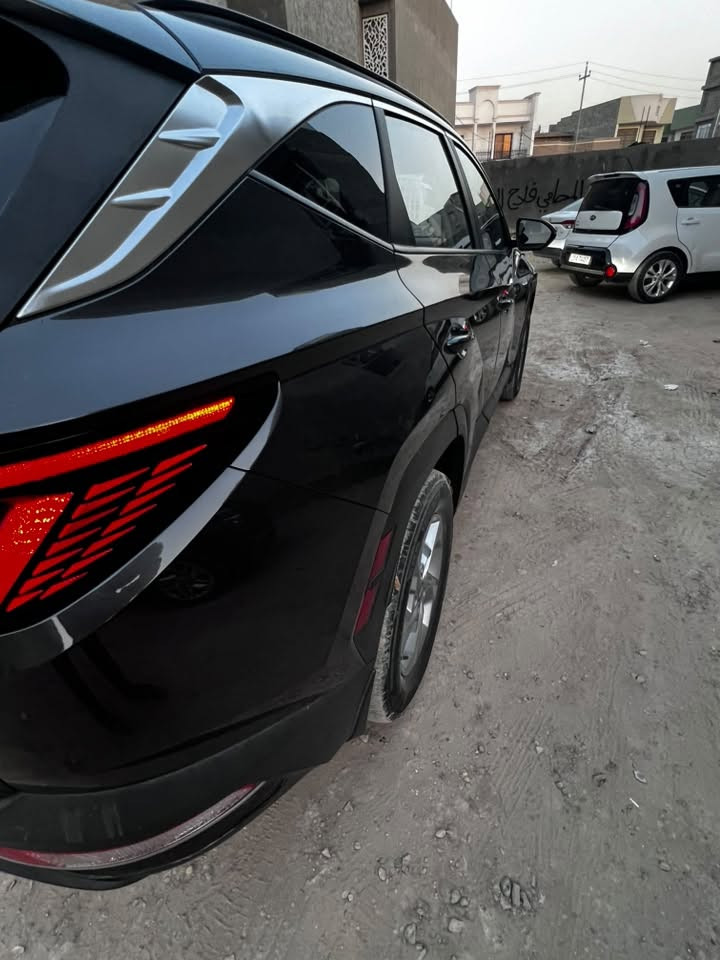 يا الله 
توكسان للبيع  رقمها بابل موديل ٢٠٢٣
وارد امريكي محرك ٢٥٠٠
بصمه وتشغيل عن بعد
اوتو هولد 
سايد بريك كهربائي
جنطه كهرباء
قياده ذاتيه 
تحديد مسار
اشاره ترحيب 
تدفئه بلكشنات
ماشيه ٣٨ ميل
حادثها فقط تبديل باب عكس السايق وشويه بارد بلباب الخلفي
‏***********
