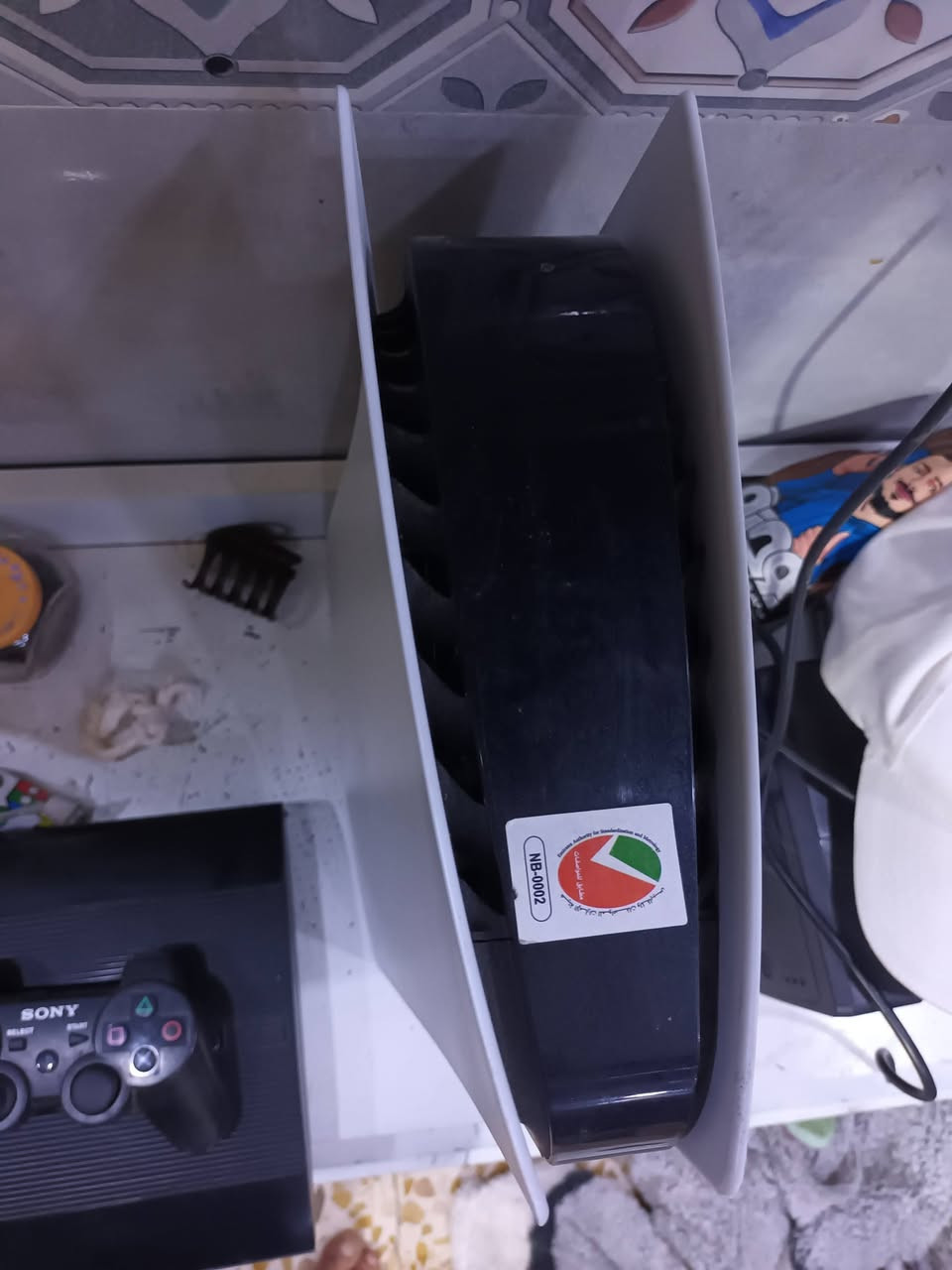 بلي 5 جهااز جديد ستعمال جدااا قليل مع ملحقات جوستك عدد2 لأصليات اقراص عدد 2  وكل ملحقاته للبيع لسعر 750 ***********

