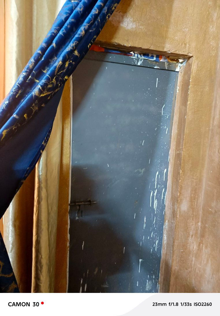 بيت 🏠 زراعي البيع بناء جديد توني سكنته صار 5ايام مساحه 130   يتكون من غرفتين وصاله ومطبخ  وديوانيه هيكل ومنور البيت سيراميك كوله   البيت مشمول بل تطويب بي وصل المنطقه بوابت حي صناعي ثلاجات قرب الحولي جديد تربيه جديده  كلهن   يمه  السعر 26 وبي مجال *********** وتساب موجود
