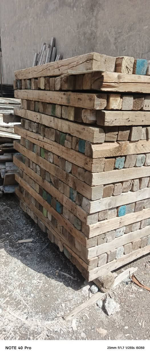 سلام عليكم سير للبيع من طول متر الحد مترين الرقم ***********
