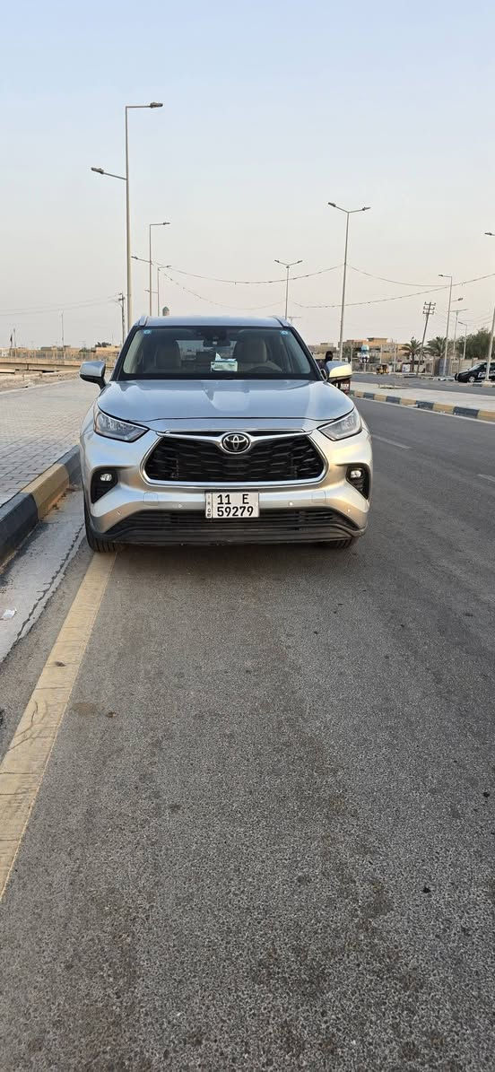 تويوتا هايلاندر ٢٢ امريكي ٦ سلندر ٧ راكب ٣ قطع تبريد حادث دعامية امامية مصلح وبنيد مبدل رقم بغداد بأسمي ماشيه ٩٥ الف كم  مواصفات LE بصمة تشغيل وابواب وتشغيل عن بعد كرسي وجنطه وسايد بريك كهرباء كشنات قماش رادار جانبي وخلفي سياقة ذاتية مثبت سرعه للأستفسار عن السعر الاتصال واتس آب ***********  السعر قابل للتفاوض
